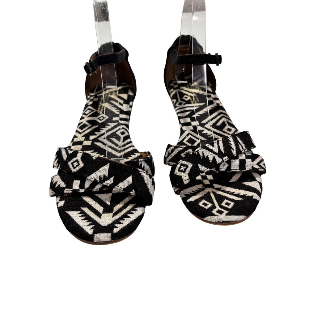 TOMS Ankle Strap Sandals Womens 9 Black White Geometric Tribal Print Flats Comfy